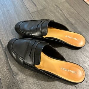 Size 8.5 Lisa Vicky Black Slide on Loafers